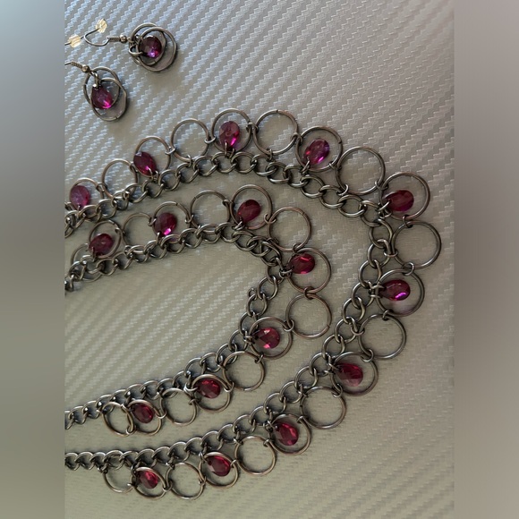 5/$10 
Costume jewelry set - Picture 3 of 6